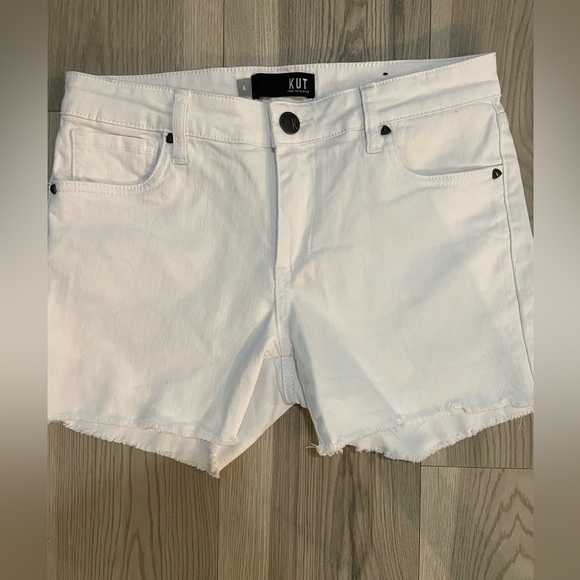 Kut from the Kloth Pants - NWOT KUT from the Kloth Gidget Fray Jean Shorts Size 4